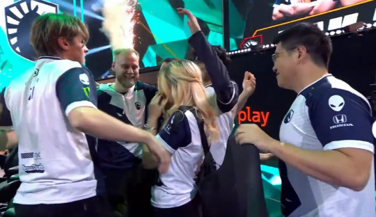  新生代选手闪耀赛场改写电竞格局