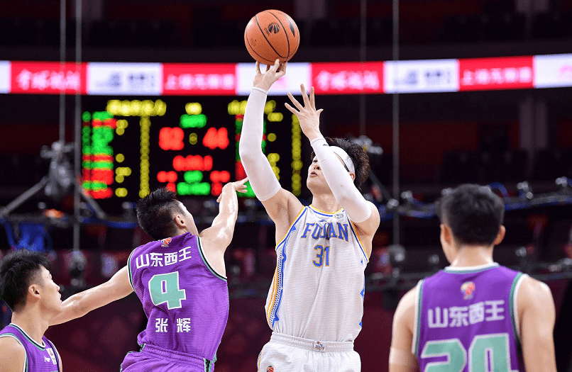  双塔组合发威，内线统治力无人能挡