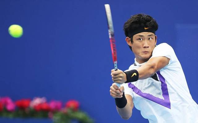  丘里奇挽救赛点逆转，草地热身赛爆冷门