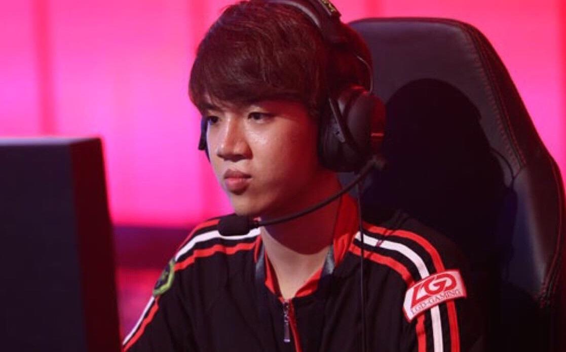  电竞纪录片热播，揭秘职业选手日常