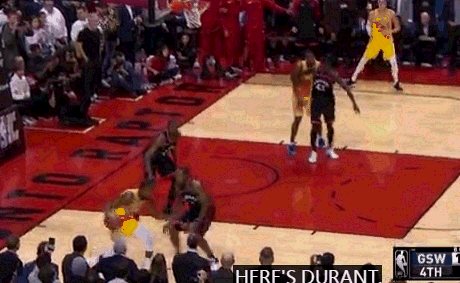  友谊赛演绎攻守大战，双方奉献精彩对攻