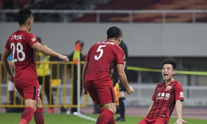  金靴之争进入白热化，射手榜前三胶着